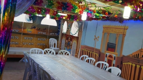 סוכת משפחת גבאי.jpeg