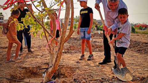 ראש העיר בנטיעות נאמני היער.jpeg