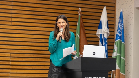 גילה רוקמן אחות של אריאל זל.jpg
