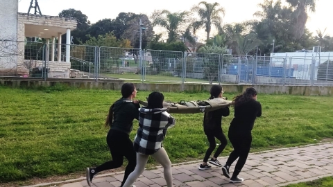 בנות הכנה לצהל.jpeg